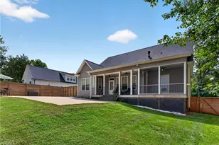 915 Aberdeen Rd, High Point, NC 27265 - Photo 38