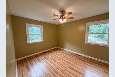 1040 Shenandoah Court, Winston-Salem, NC 27103 - Photo 12
