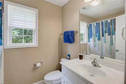 604 W Whitsett Street, Graham, NC 27253 - Photo 10