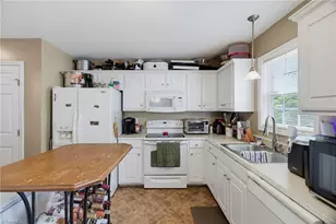 604 W Whitsett St, Graham, NC 27253 - Photo 6