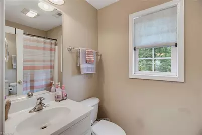 604 W Whitsett Street, Graham, NC 27253 - Photo 8