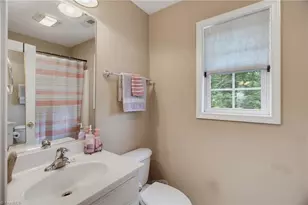 604 W Whitsett St, Graham, NC 27253 - Photo 8
