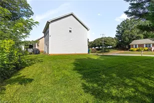 604 W Whitsett St, Graham, NC 27253 - Photo 14