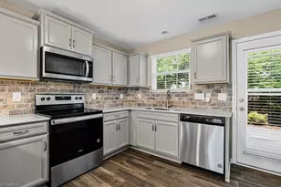 3837 Copperfield Ct, High Point, NC 27265 - Photo 14