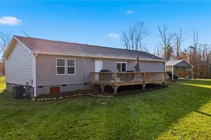 1071 Pineknoll Dr, Yadkinville, NC 27055 - Photo 10