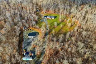 1071 Pineknoll Dr, Yadkinville, NC 27055 - Photo 2