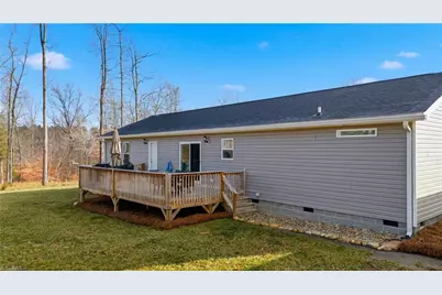 1071 Pine Knoll Drive, Yadkinville, NC 27055 - Photo 4