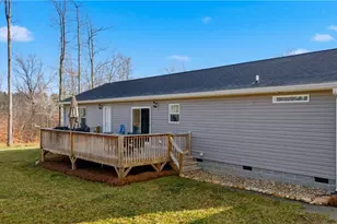 1071 Pineknoll Dr, Yadkinville, NC 27055 - Photo 4