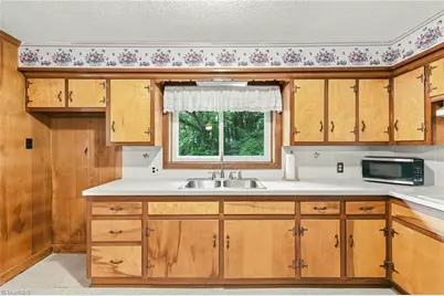 3719 Crosland Road, Winston-Salem, NC 27106 - Photo 6