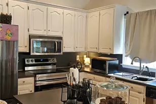 140 Fox Run, Eden, NC 27288 - Photo 8
