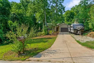 2211 Wanda Dr, Greensboro, NC 27408 - Photo 2