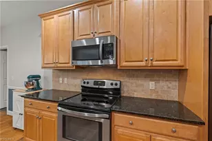 2211 Wanda Dr, Greensboro, NC 27408 - Photo 16