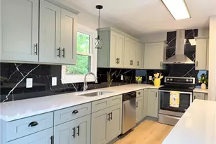 1702 Cedrow Dr, High Point, NC 27260 - Photo 2