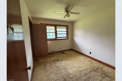 194 Hanes Lane, Lexington, NC 27295 - Photo 6