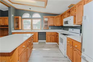 127 Shelby Ln, Madison, NC 27025 - Photo 12