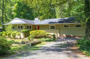 909 Forest Hill Dr, Greensboro, NC 27410 - Photo 2