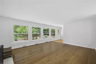 909 Forest Hill Dr, Greensboro, NC 27410 - Photo 8