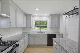 909 Forest Hill Dr, Greensboro, NC 27410 - Photo 14
