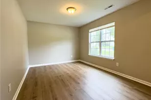4586 Ramseur Dr, Winston-Salem, NC 27101 - Photo 4