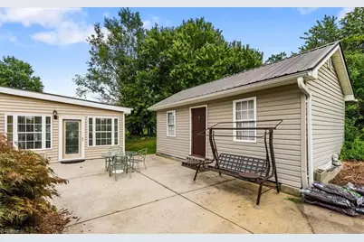 4104 Chinaberry Court, Greensboro, NC 27405 - Photo 34