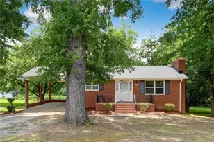 396 Narrow Gauge Rd, Reidsville, NC 27320 - Photo 8