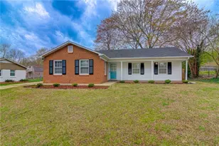 5417 Ropley Dr, Greensboro, NC 27455 - Photo 2