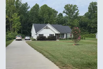 343 Parks Meadows Drive, Lexington, NC 27292 - Photo 2