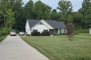 343 Parks Meadows Dr, Lexington, NC 27292 - Photo 2