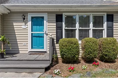 4965 Lochraven Drive, Winston-Salem, NC 27104 - Photo 4