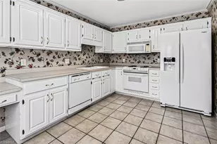 828 Windermere Ct, Asheboro, NC 27203 - Photo 8