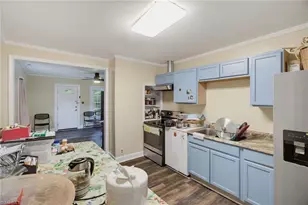 1608 Sharpe Rd, Greensboro, NC 27406 - Photo 12
