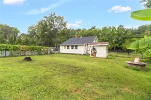1608 Sharpe Rd, Greensboro, NC 27406 - Photo 28