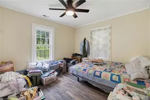 1608 Sharpe Rd, Greensboro, NC 27406 - Photo 16