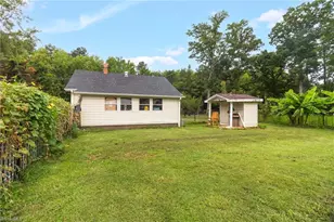 1608 Sharpe Rd, Greensboro, NC 27406 - Photo 24