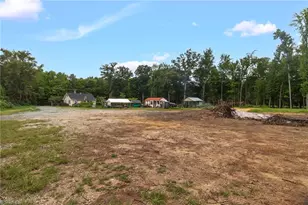 1608 Sharpe Rd, Greensboro, NC 27406 - Photo 30