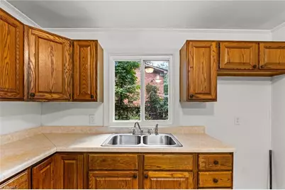 410 Parkwood Avenue, Winston-Salem, NC 27105 - Photo 10