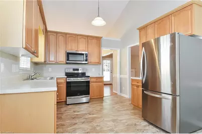 583 Caladium Court, Kernersville, NC 27284 - Photo 4