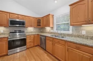 544 Little Creek Dr, Graham, NC 27253 - Photo 4