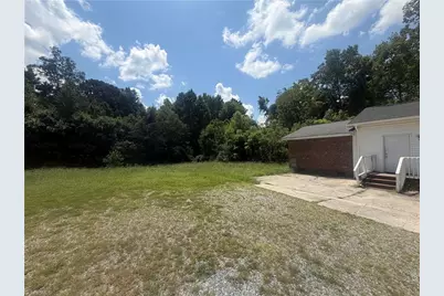 508 Carlton Street, Thomasville, NC 27360 - Photo 2