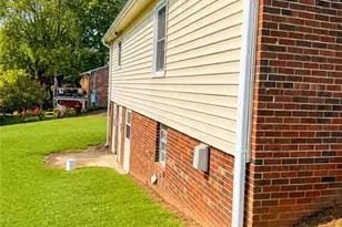 147 Snow Hill Dr, Dobson, NC 27017 - Photo 2