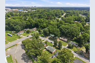 2704 Dumont Drive, Greensboro, NC 27403 - Photo 32