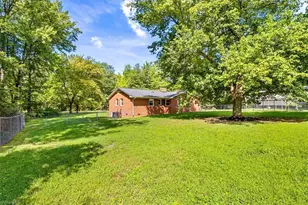 104 Wesleyan Dr, Jamestown, NC 27282 - Photo 44