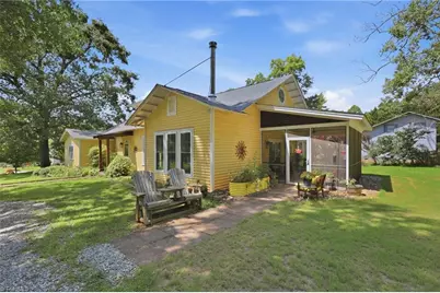 306 N Ninth Street, Mebane, NC 27302 - Photo 2