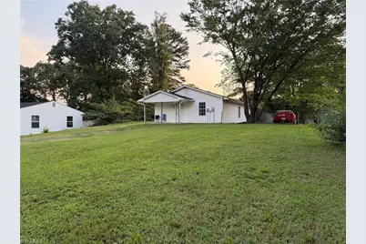 302 Goforth Drive, Thomasville, NC 27360 - Photo 1