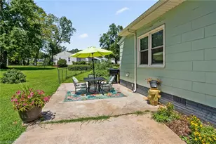 1403 McGuinn Dr, High Point, NC 27262 - Photo 32