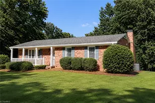 1379 Lynndale Dr, Winston-Salem, NC 27106 - Photo 2