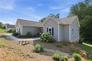 5629 Crooked Oak Dr, Summerfield, NC 27358 - Photo 2