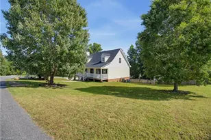 517 Union Pointe Ln, Lexington, NC 27295 - Photo 2