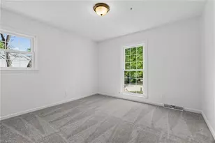 206 Village Ln, Greensboro, NC 27409 - Photo 14
