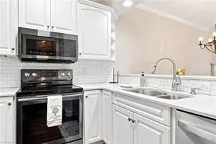 710 Vinebury Ln, High Point, NC 27265 - Photo 6